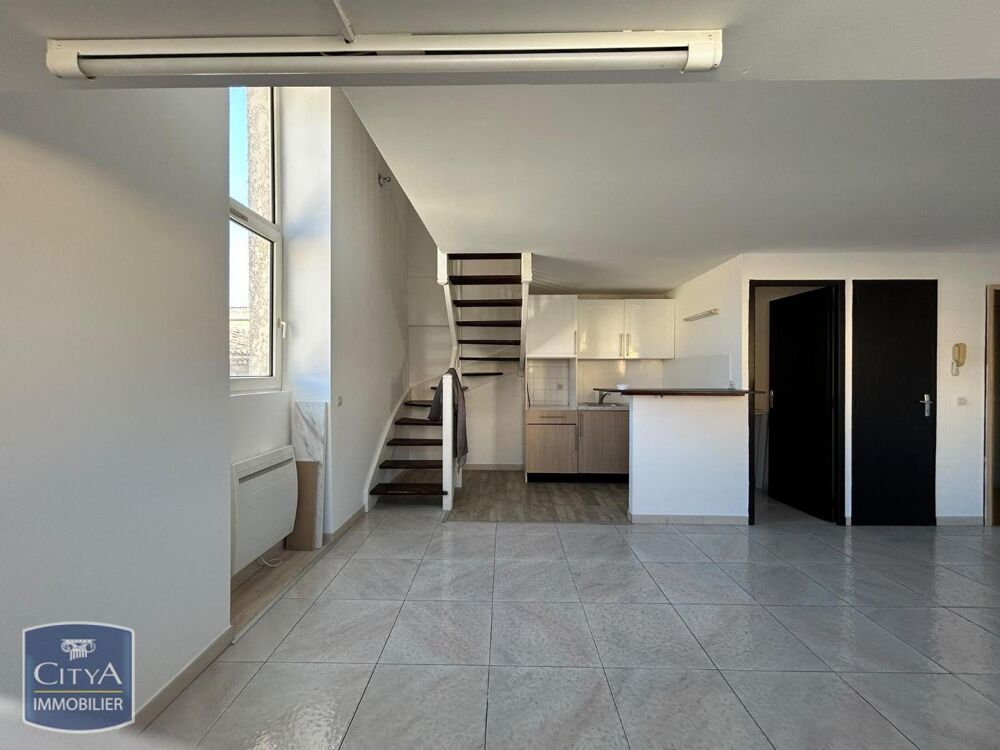 LOCATION - NIMES - T2 DUPLEX - PROCHE JEAN JAURES : En l....