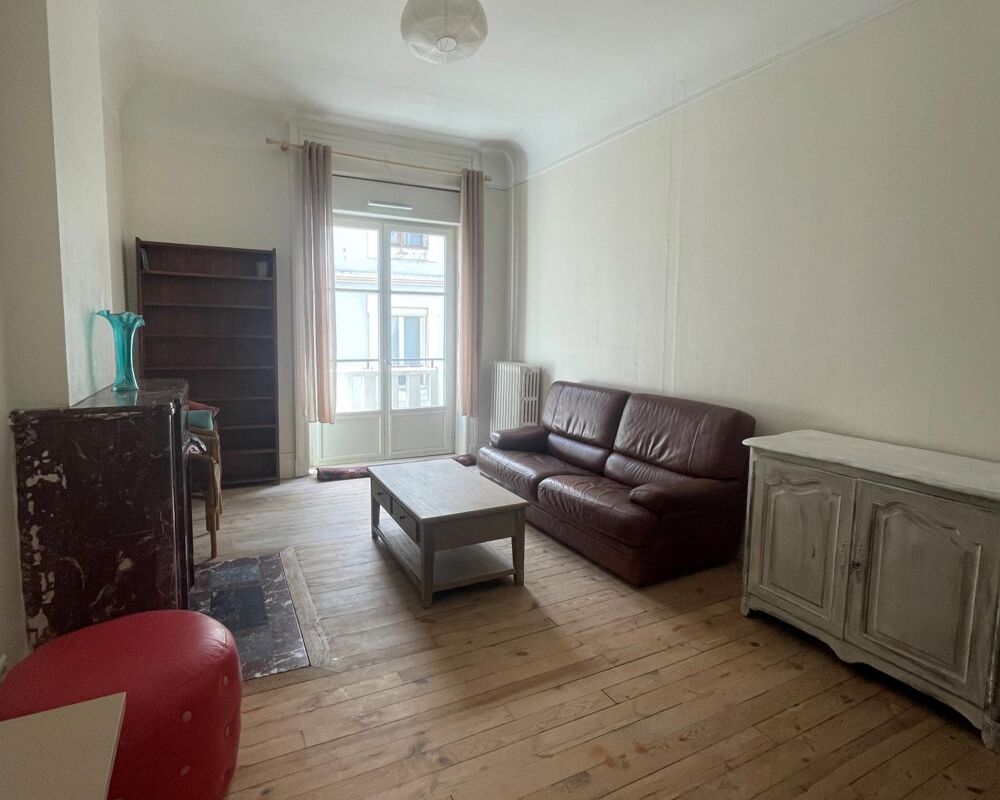 Agréable F3 rénové et meublé - Rue Notre Dame- hall d'en....