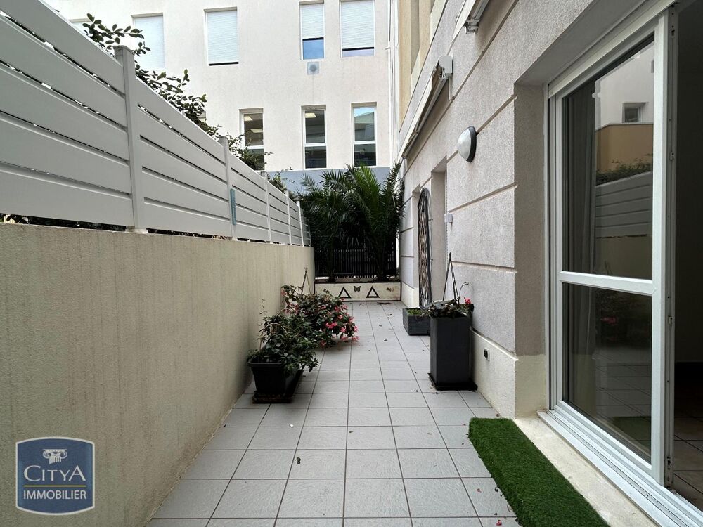 LOCATION T3 - QUARTIER QUAI PORT NEUF Situé au rez-de-ch....