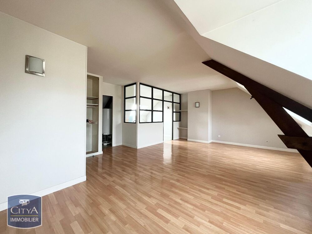 À LOUER : Appartement T2 à Reims - Hypercentre Situé en ....