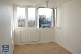  Appartement à louer 3 pièces 70 m²