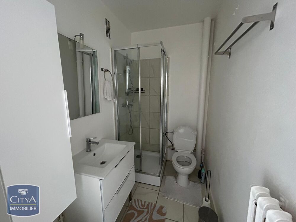 À LOUER - STUDIO MEUBLÉ AVEC BALCON - PROCHE PISCINE - J....