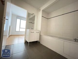  Appartement à louer 3 pièces 63 m²