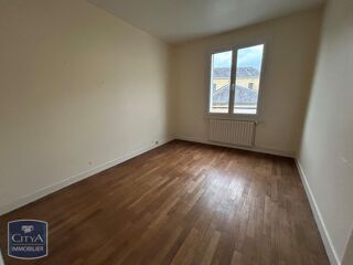  Appartement à louer 4 pièces 93 m²