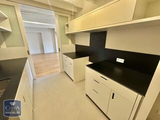  Appartement à louer 3 pièces 92 m²