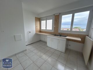  Appartement à louer 4 pièces 79 m²