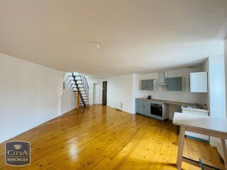  Appartement à louer 3 pièces 82 m²