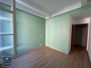  Appartement à louer 3 pièces 81 m²