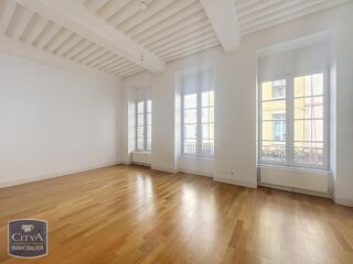 Appartement à louer 4 pièces 106 m²