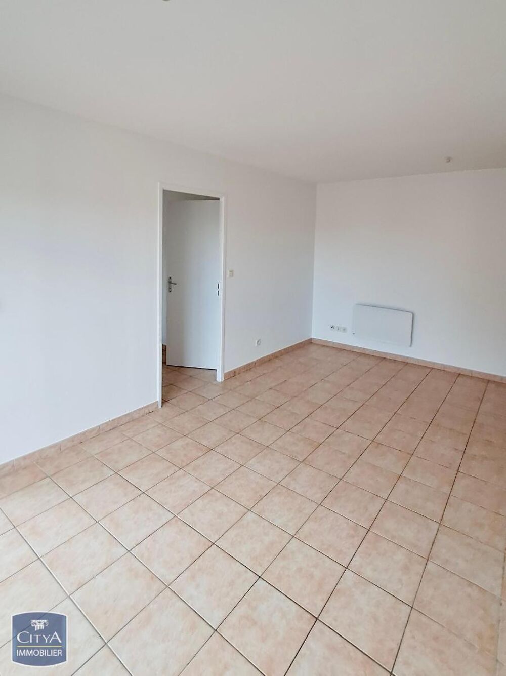 À LOUER : Appartement rénové T3 situé à Lille, dans le q....