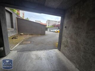  Parking / Garage à louer 