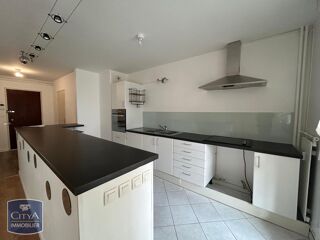  Appartement à louer 3 pièces 65 m²