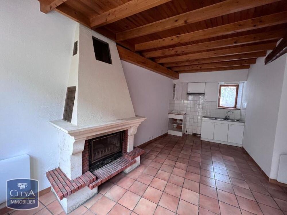 À LOUER, charmante maison T2 située dans le paisible vil....