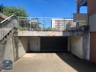  Parking / Garage à louer 