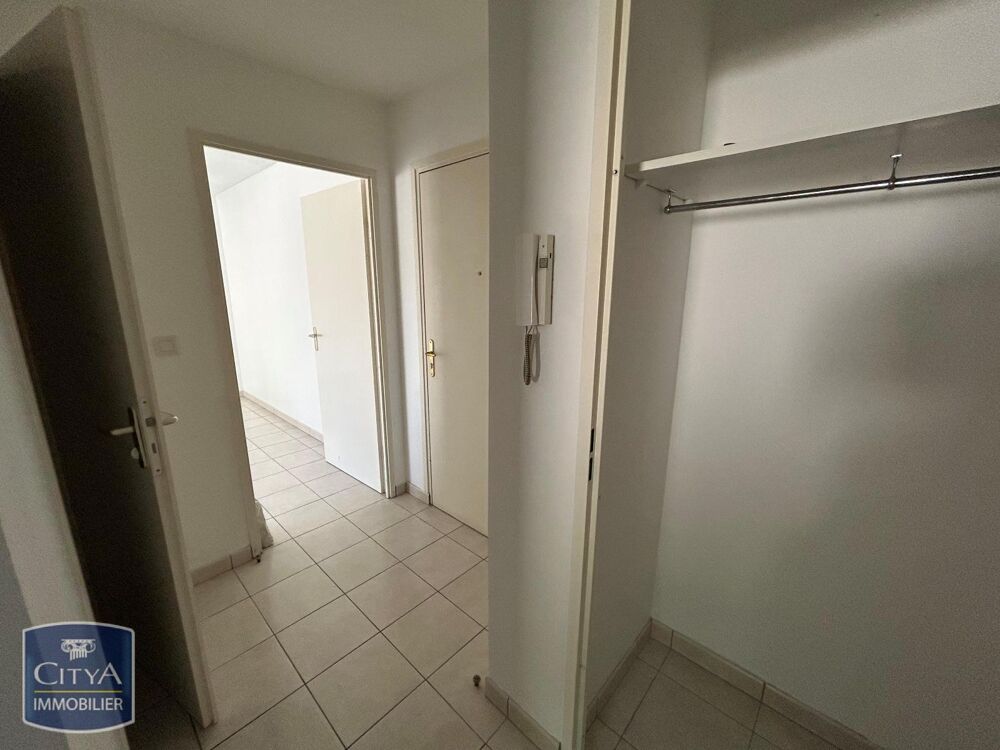 À LOUER : Découvrez cet appartement rénové T2 situé dans....