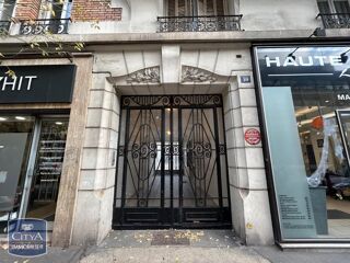  Parking / Garage à louer 15 m²
