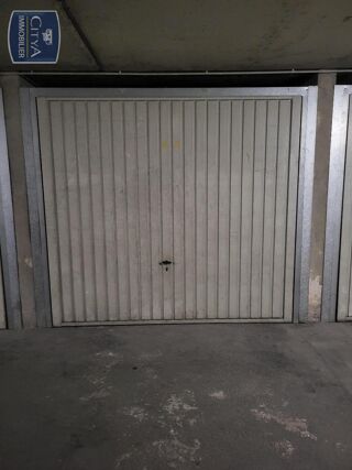  Parking / Garage à louer 