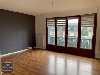  Appartement à louer 4 pièces 90 m²