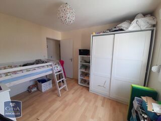  Appartement à louer 4 pièces 81 m²
