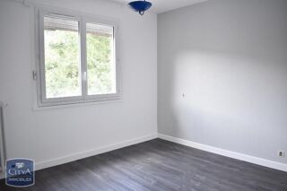  Appartement à louer 4 pièces 84 m²