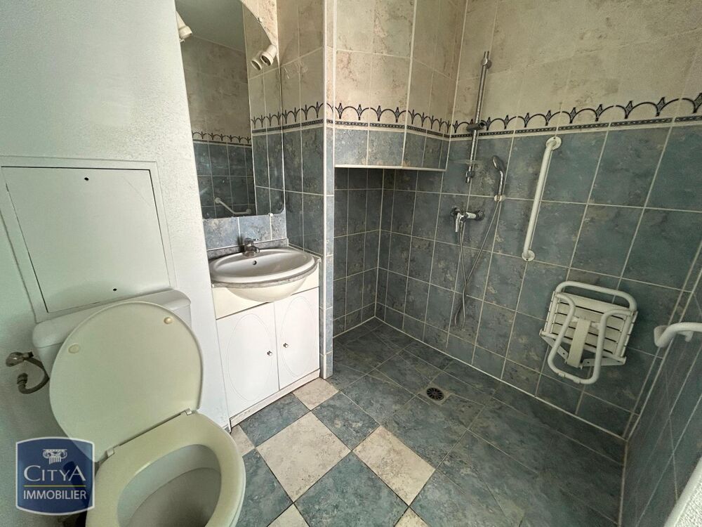 À LOUER : STUDIO, PARKING, EAU CHAUDE, EAU FROIDE, CHAUF....