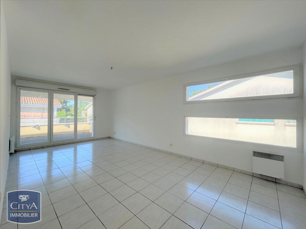 location Appartement - 3 pièce(s) - 72 m² Saint-Seurin-sur-l'Isle (33660)