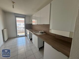 Appartement à louer 4 pièces 102 m²