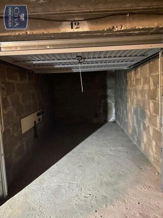  Parking / Garage � louer 