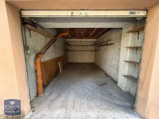  Parking / Garage à louer 16 m²