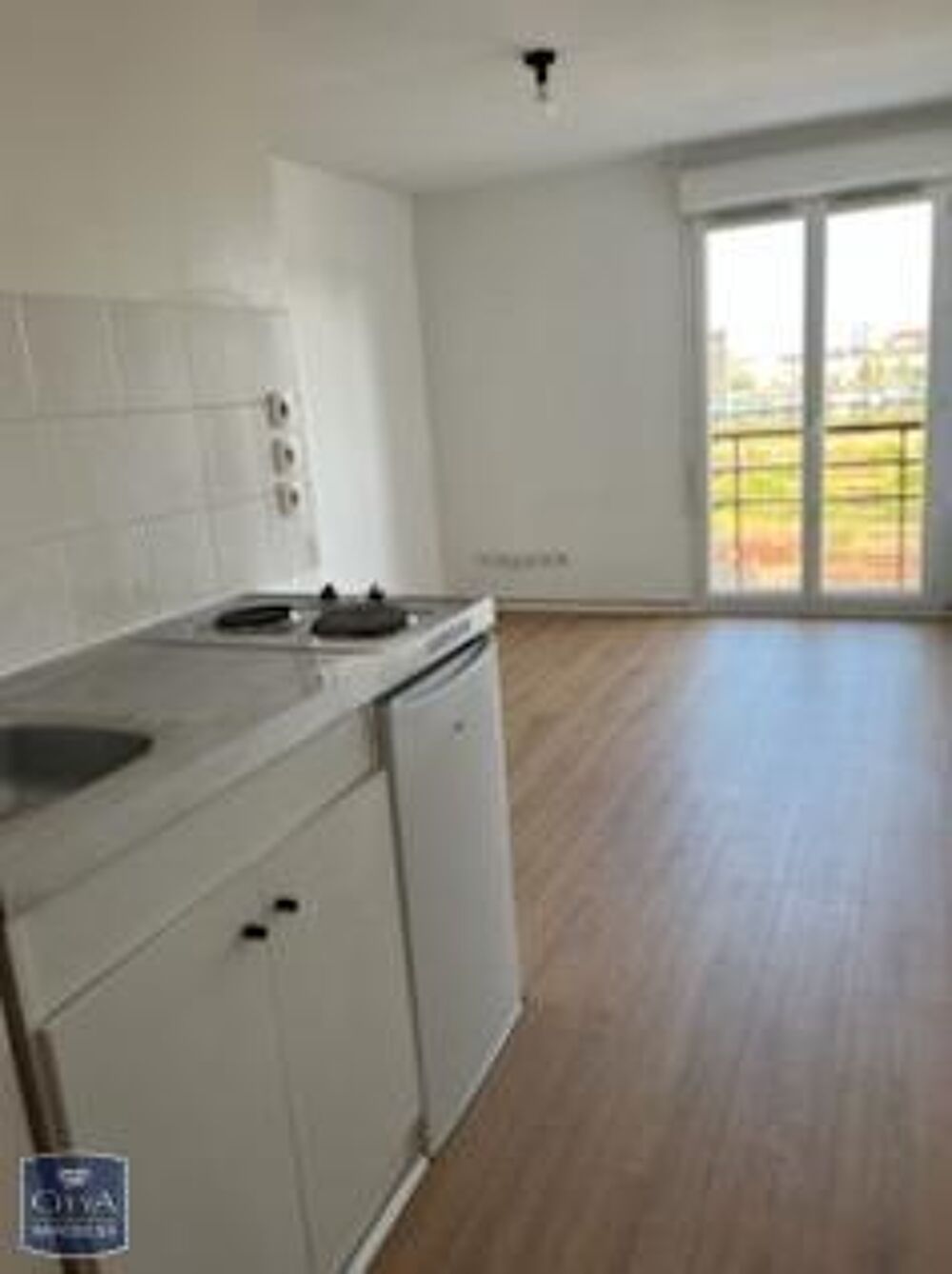 À LOUER : Découvrez cet appartement charmant situé au coe....