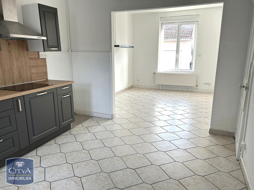 Maison à louer T3 avec garage et cour à Saint-Quentin (0....