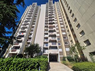  Appartement à louer 4 pièces 91 m²