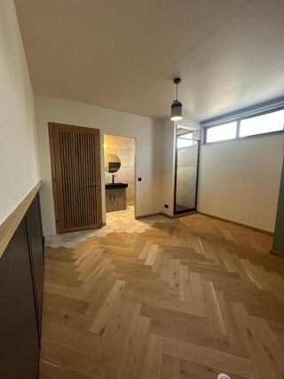  Appartement à louer 3 pièces 73 m²