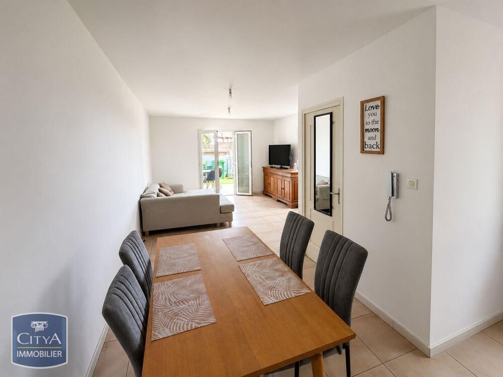 location Maison - 4 pièce(s) - 76 m² Saint-Pierre (97410)