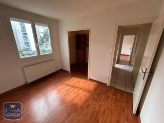  Appartement à louer 3 pièces 79 m²