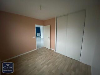  Appartement à louer 4 pièces 86 m²