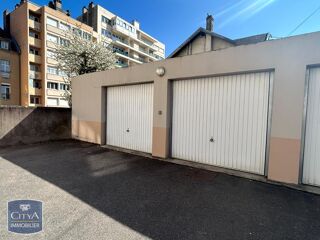  Parking / Garage à louer 15 m²