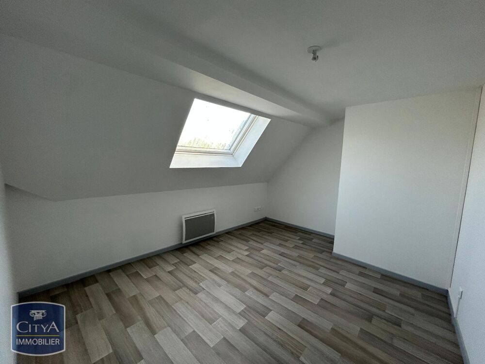 À LOUER : Appartement rénové T3 situé à Sedan, dans le c....