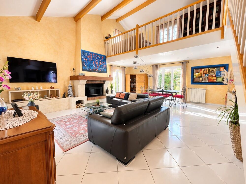 vente Maison - 6 pièce(s) - 143 m² Décines-Charpieu (69150)