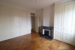  Appartement � louer 4 pi�ces 121 m�