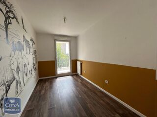  Appartement à louer 4 pièces 80 m²