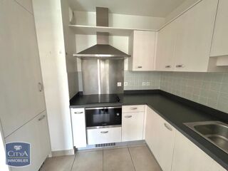  Appartement à louer 4 pièces 79 m²