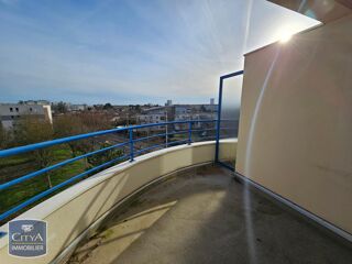  Appartement à louer 4 pièces 90 m²