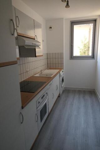  Appartement à louer 3 pièces 57 m²
