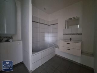  Appartement à louer 4 pièces 64 m²