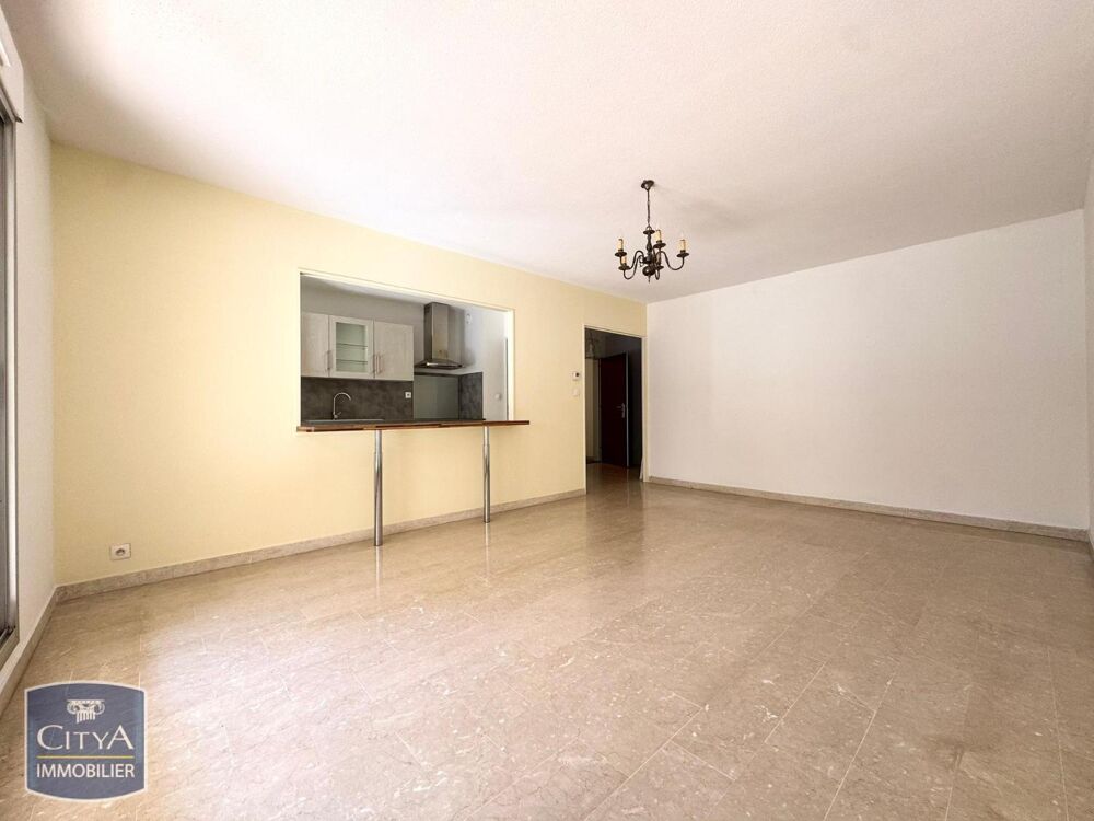 location Appartement - 4 pièce(s) - 82 m² Nîmes (30000)