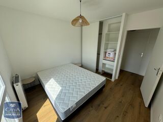  Appartement à louer 4 pièces 81 m²