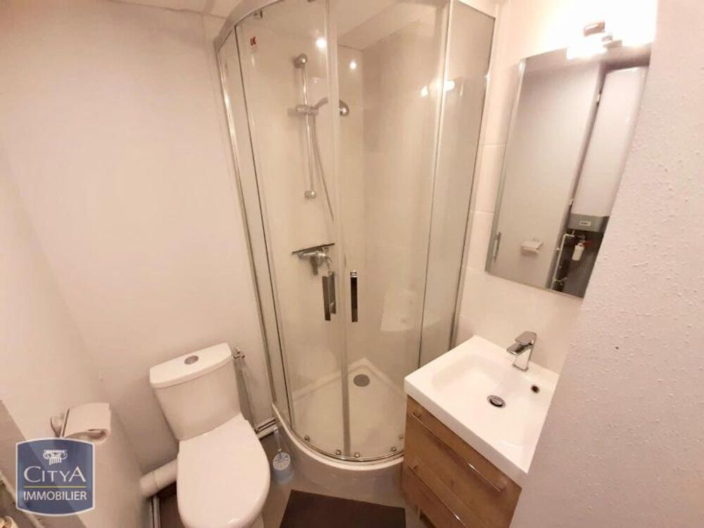 À LOUER : Appartement T1 à Lille, situé dans un quartier....