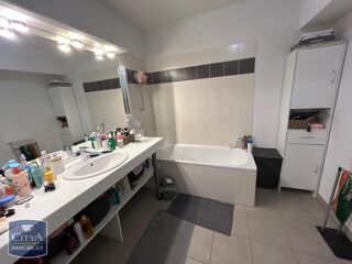  Appartement à louer 3 pièces 69 m²