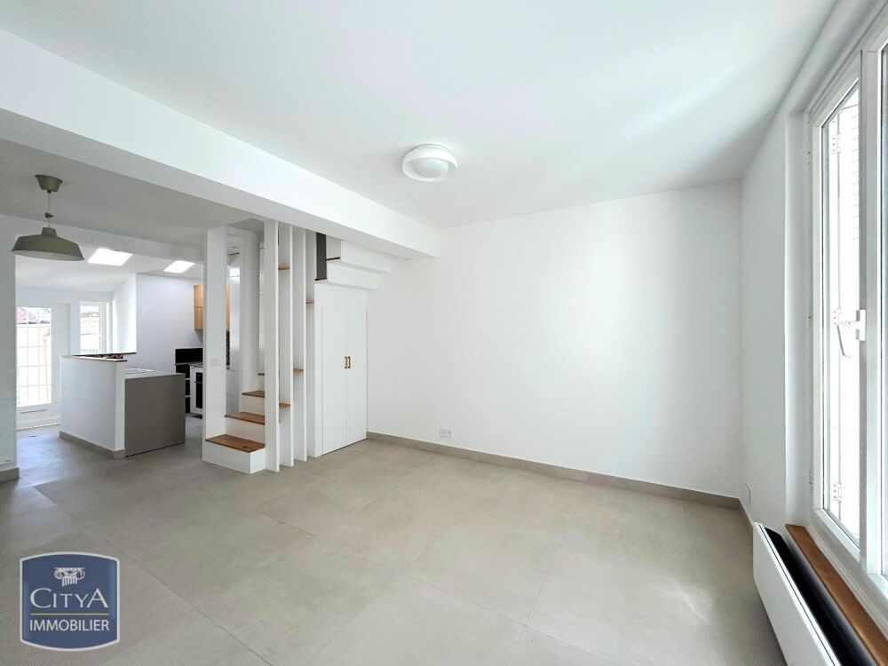 LE PERREUX-SUR-MARNE - MAISON T3 RENOVEE AVEC COUR A pro....
